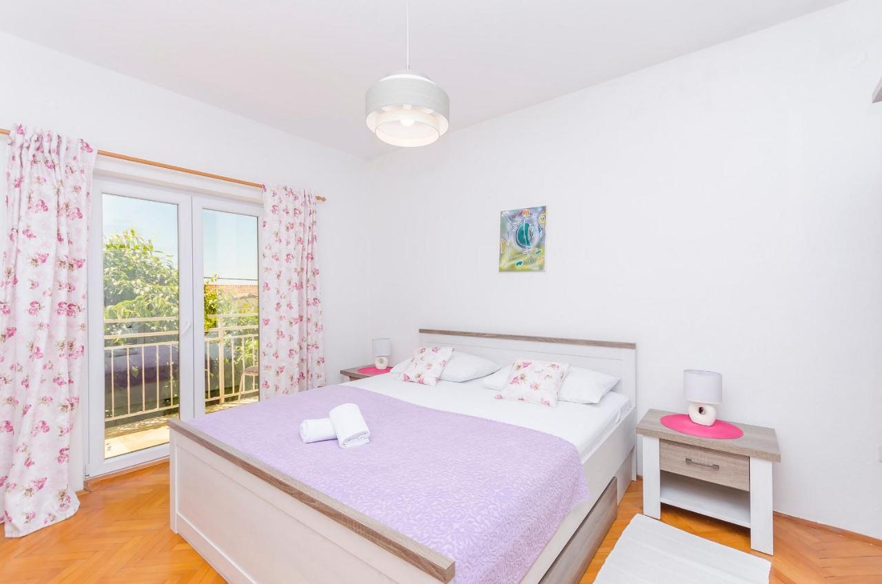 Apartments Zora Starigrad Paklenica Exterior foto